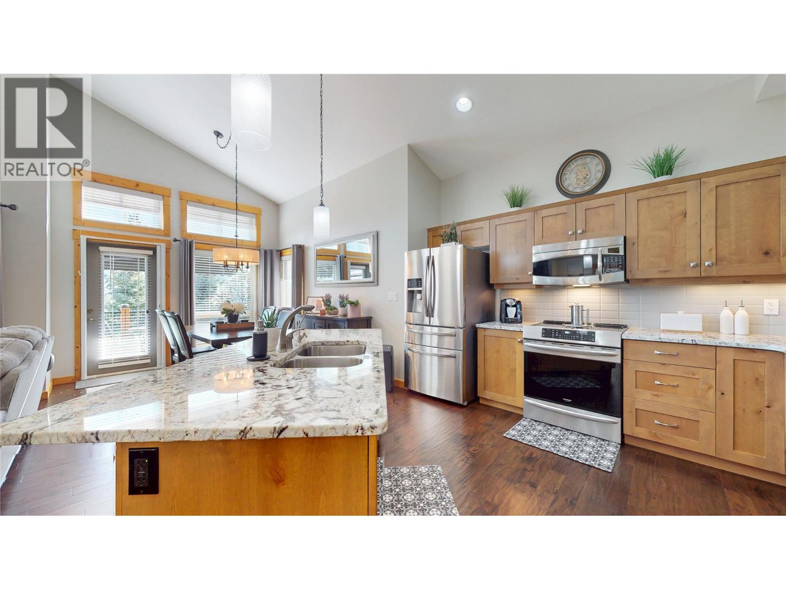 230 Boulder Creek, Cranbrook, British Columbia  V1C 0B4 - Photo 5 - 10365550