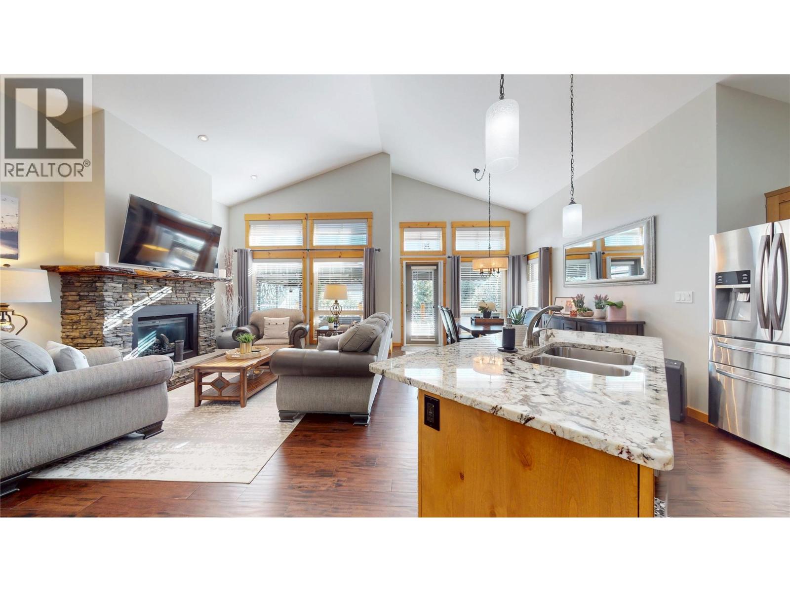 230 Boulder Creek, Cranbrook, British Columbia  V1C 0B4 - Photo 2 - 10365550