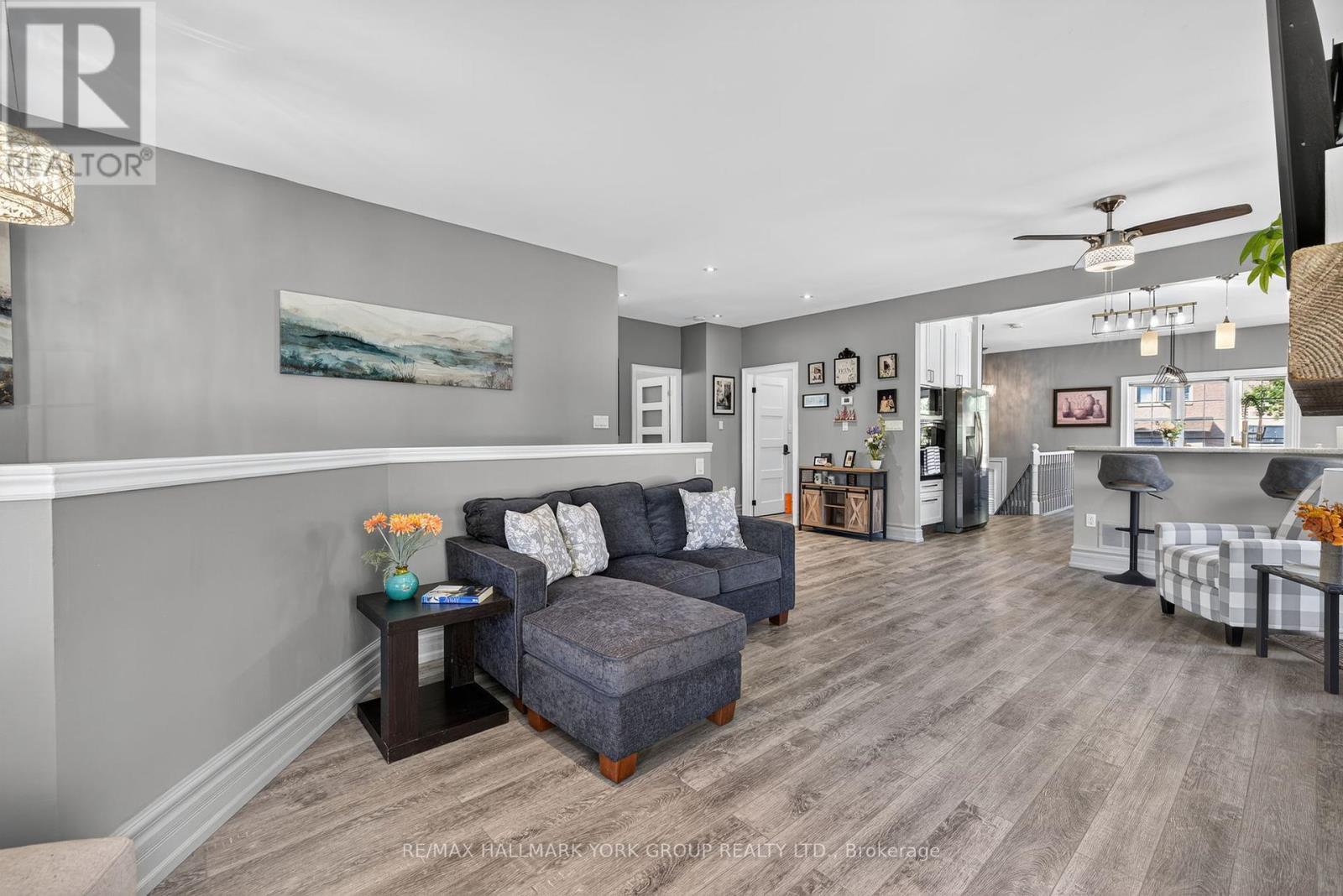 2 Hadley Court, Aurora, Ontario  L4G 7E5 - Photo 9 - N12456899