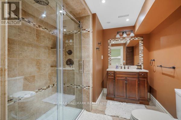 59 Centre Street W, Richmond Hill, Ontario  L4C 3P6 - Photo 35 - N12456926