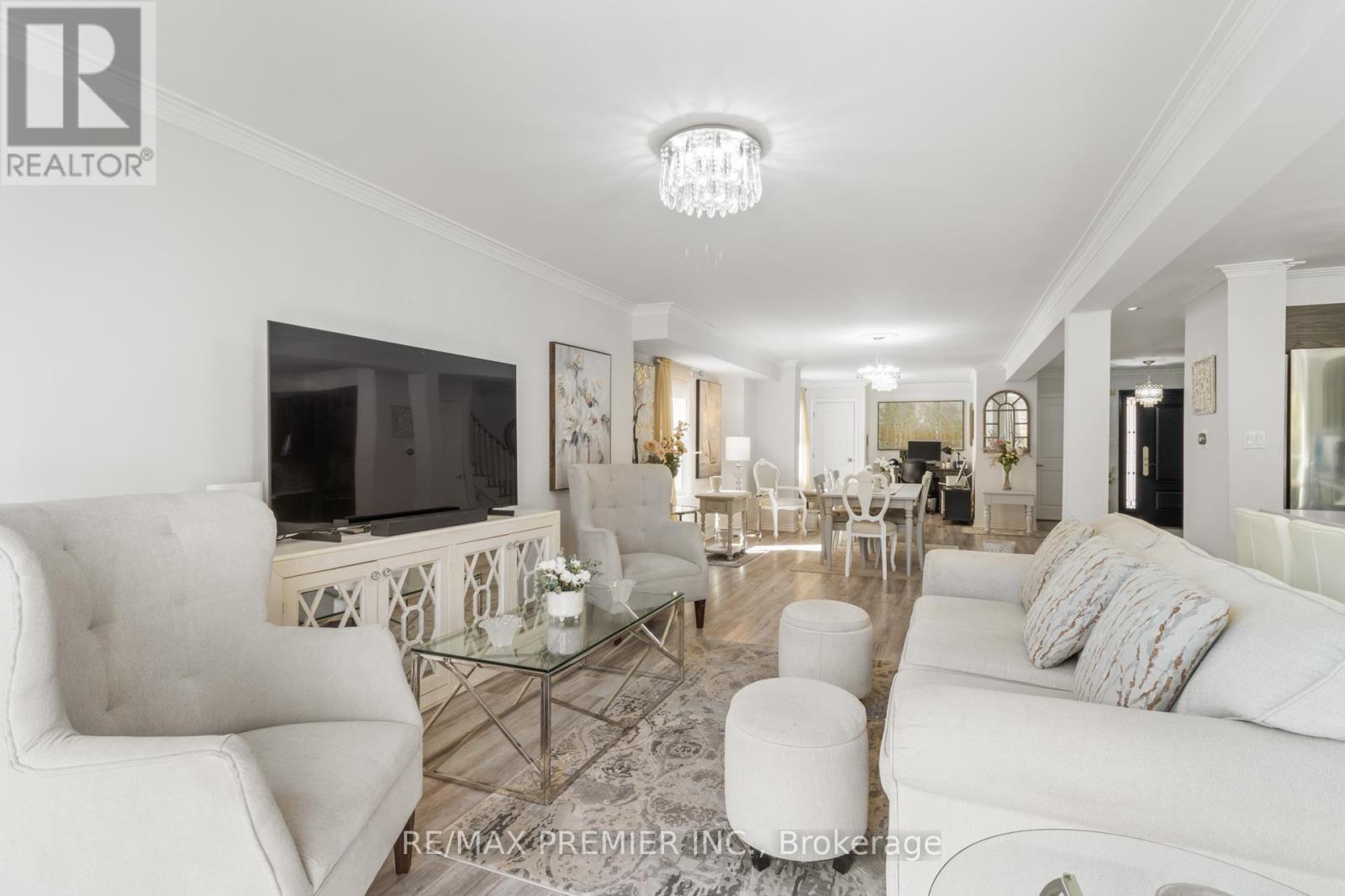 91 Misty Meadow Drive, Vaughan, Ontario  L4L 3X1 - Photo 12 - N12456937
