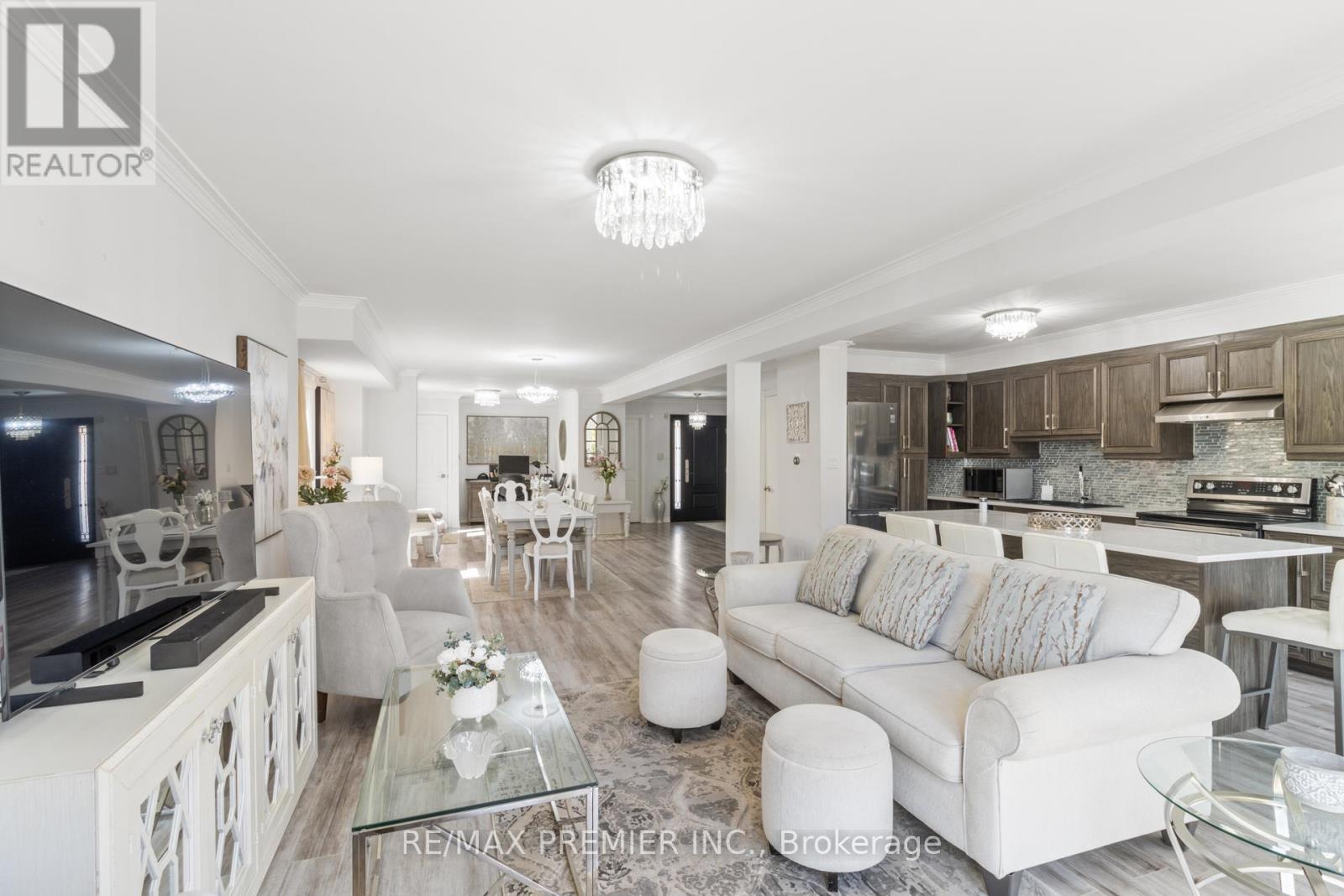 91 Misty Meadow Drive, Vaughan, Ontario  L4L 3X1 - Photo 13 - N12456937