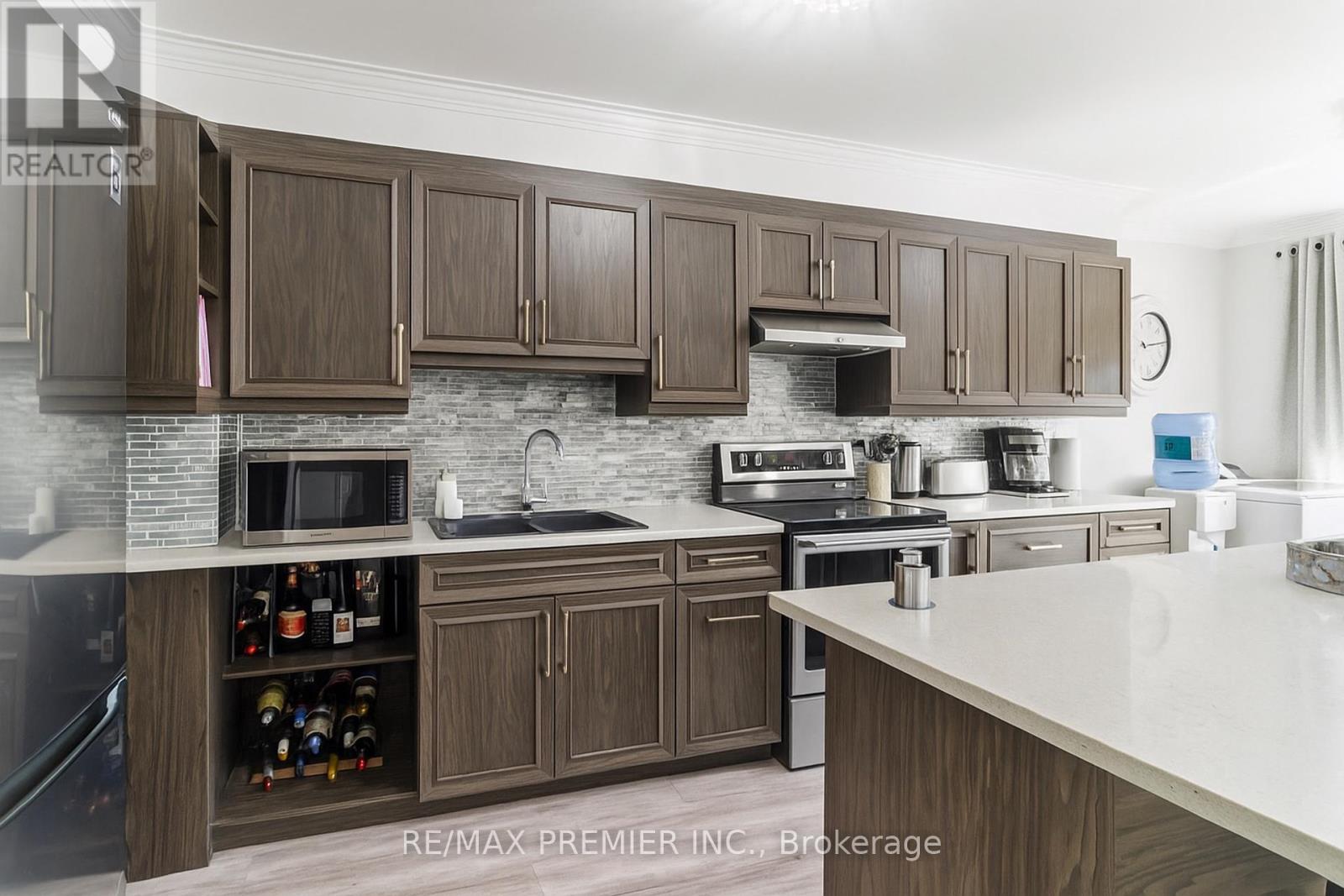91 Misty Meadow Drive, Vaughan, Ontario  L4L 3X1 - Photo 17 - N12456937