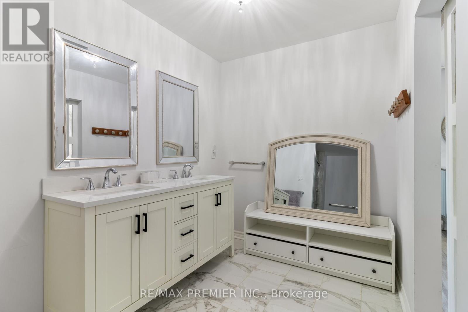 91 Misty Meadow Drive, Vaughan, Ontario  L4L 3X1 - Photo 22 - N12456937