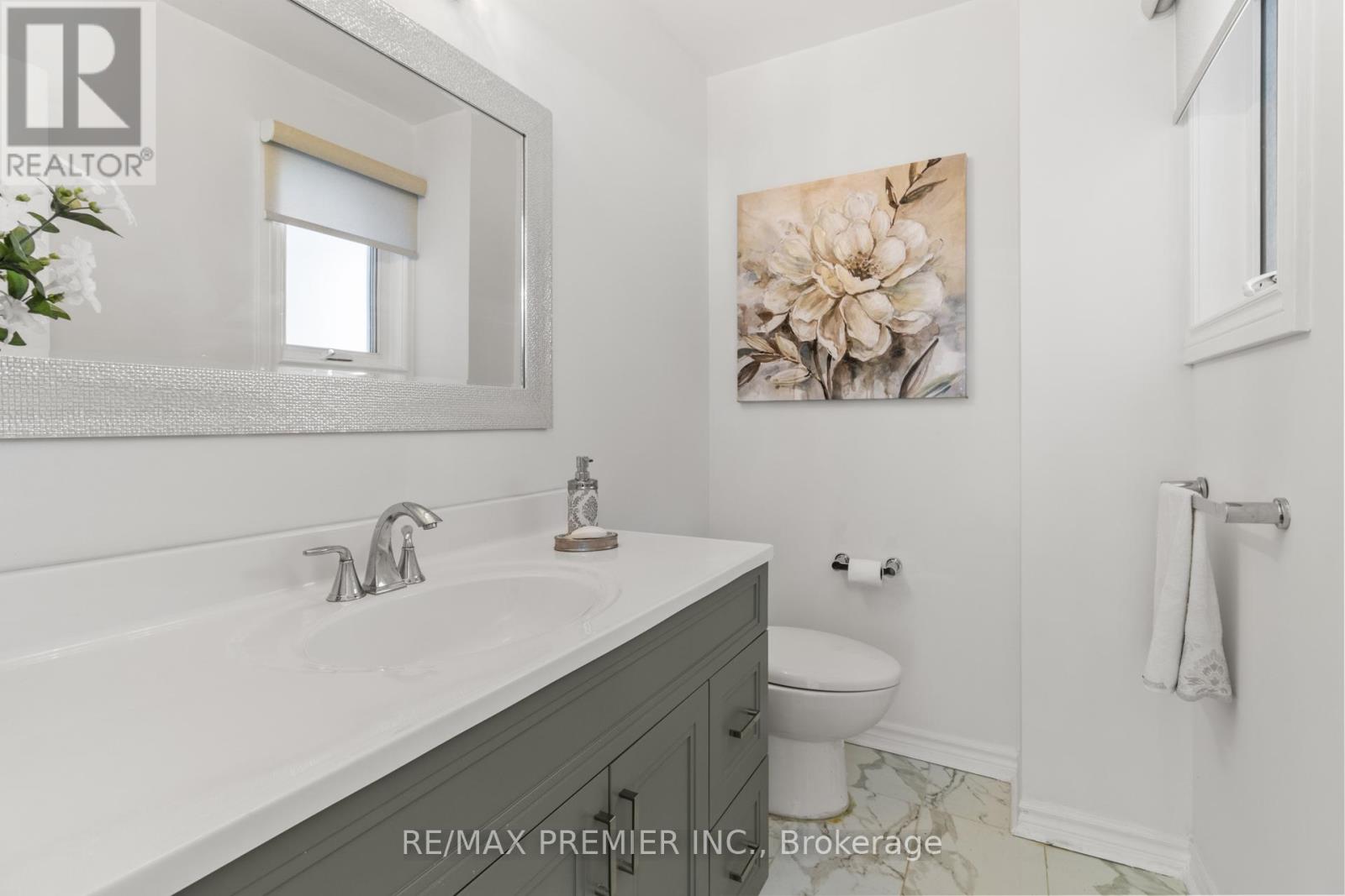 91 Misty Meadow Drive, Vaughan, Ontario  L4L 3X1 - Photo 8 - N12456937