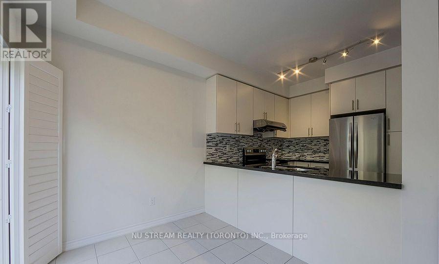 10 Mah Wat Lane, Whitchurch-Stouffville, Ontario  L4A 1Y1 - Photo 11 - N12456941