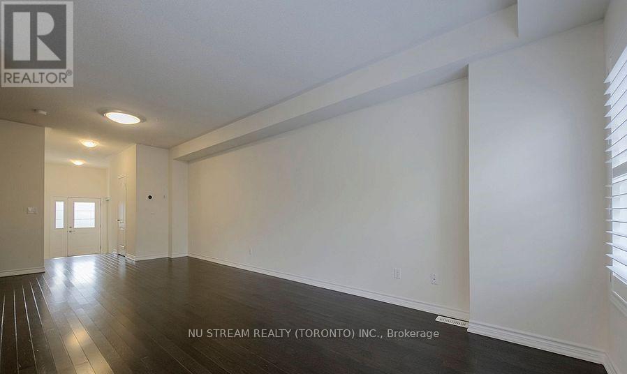 10 Mah Wat Lane, Whitchurch-Stouffville, Ontario  L4A 1Y1 - Photo 7 - N12456941