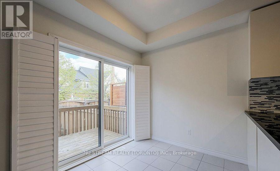 10 Mah Wat Lane, Whitchurch-Stouffville, Ontario  L4A 1Y1 - Photo 9 - N12456941