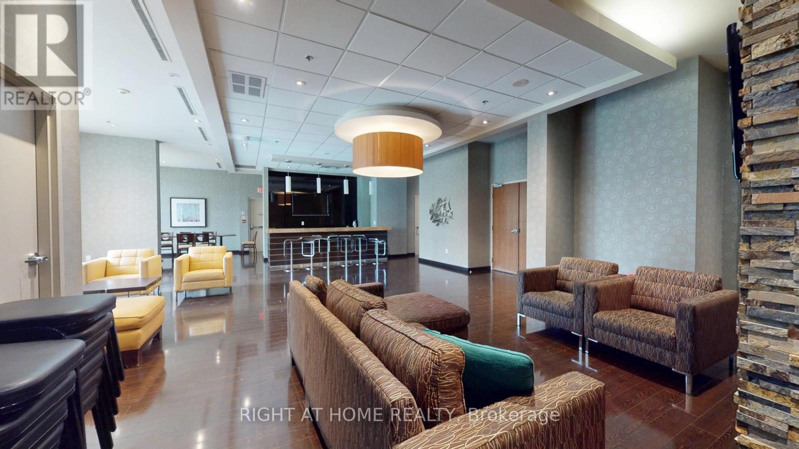 509 - 215 QUEEN STREET E, Brampton, Ontario