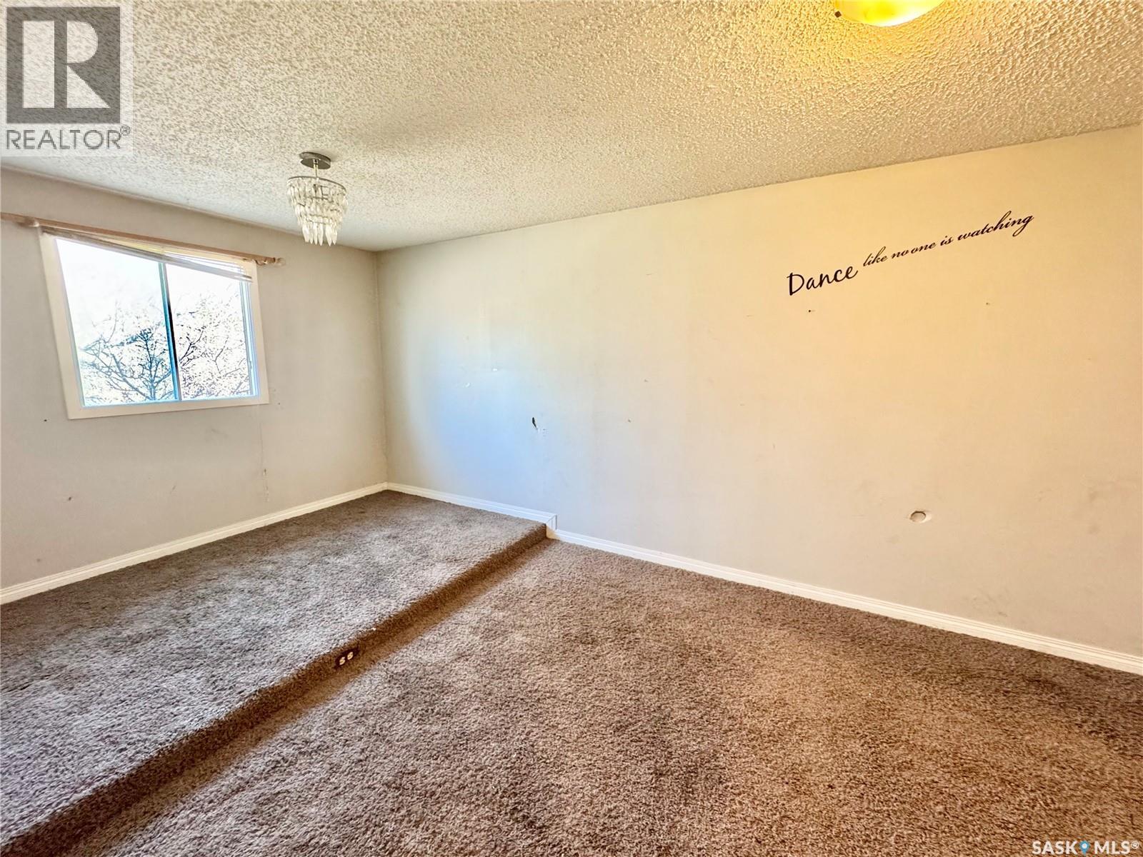 561 19th Street E, Prince Albert, Saskatchewan  S6V 1K3 - Photo 10 - SK020634
