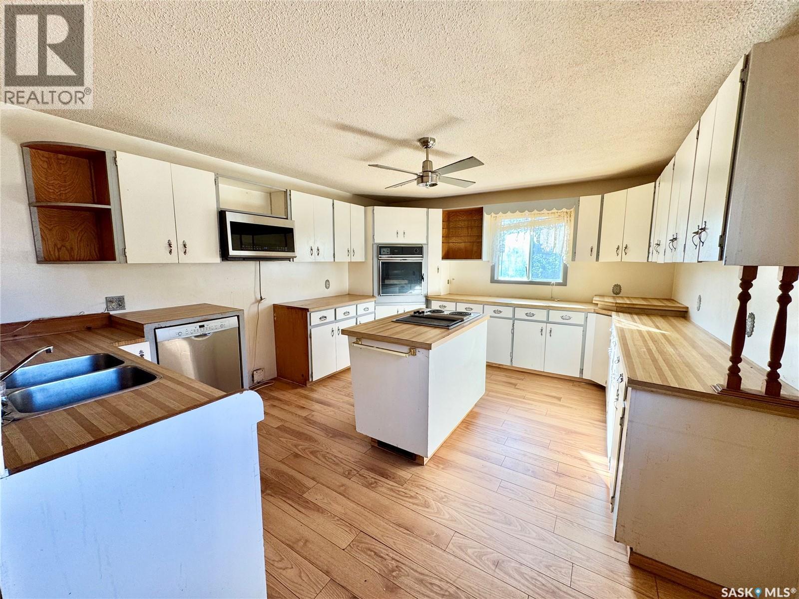 561 19th Street E, Prince Albert, Saskatchewan  S6V 1K3 - Photo 3 - SK020634