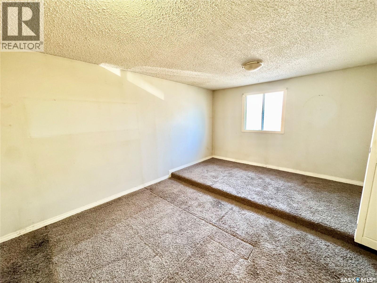 561 19th Street E, Prince Albert, Saskatchewan  S6V 1K3 - Photo 9 - SK020634