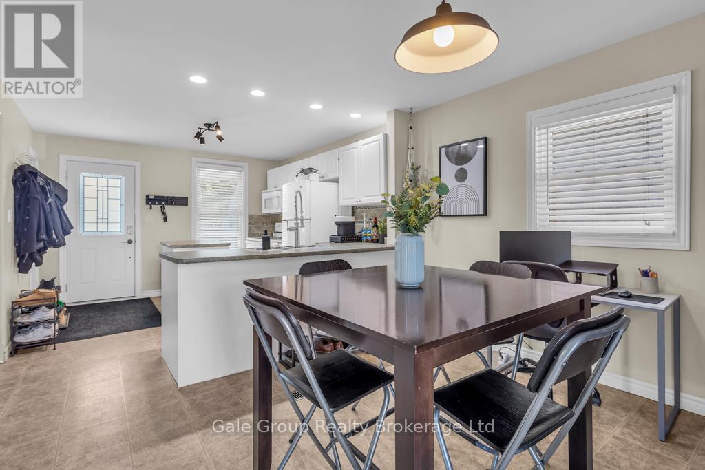 17 Arthur Street, Woodstock, Ontario  N4S 7G9 - Photo 5 - X12456945