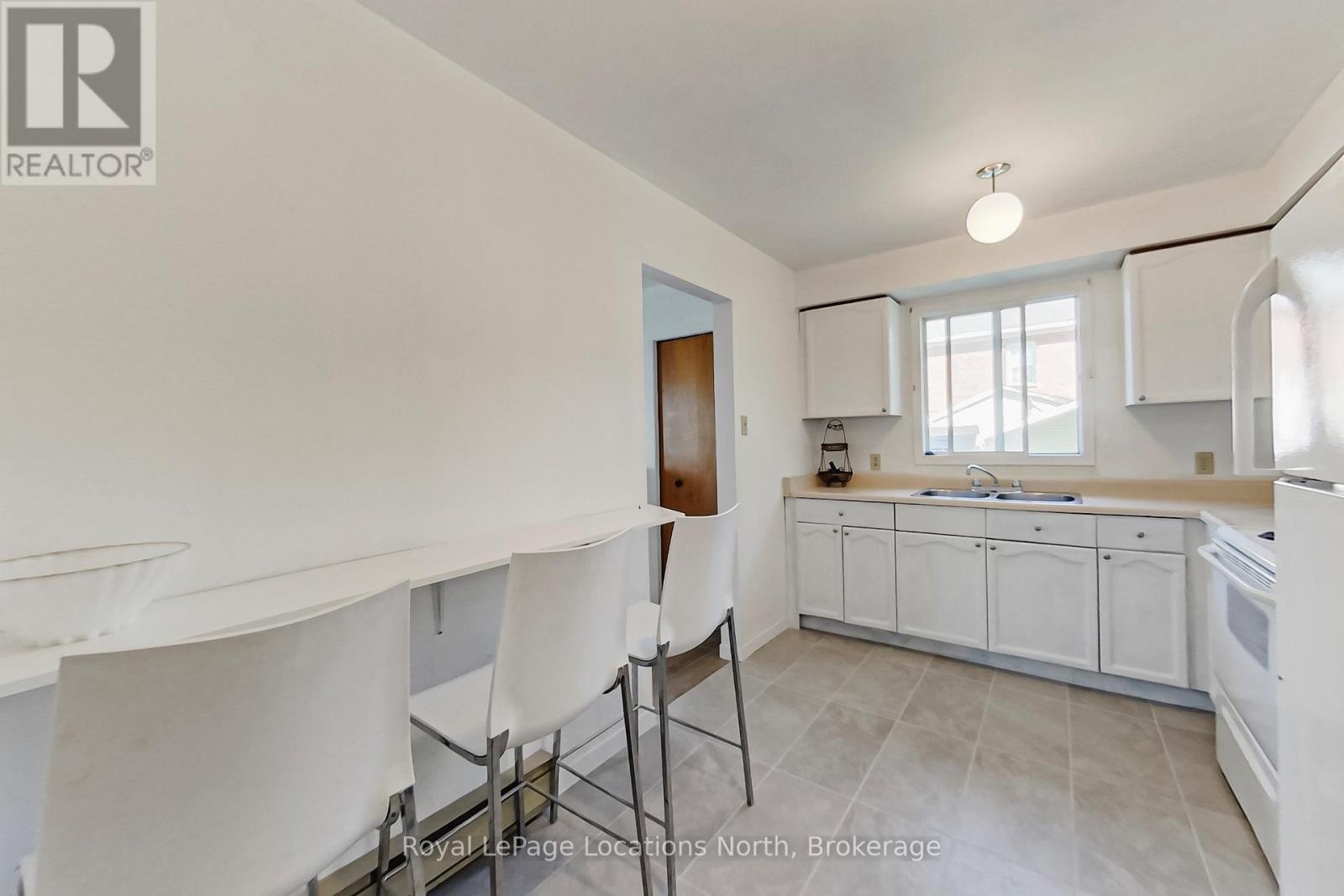 402 Seventh Street, Collingwood, Ontario  L9Y 2B5 - Photo 6 - S12457021