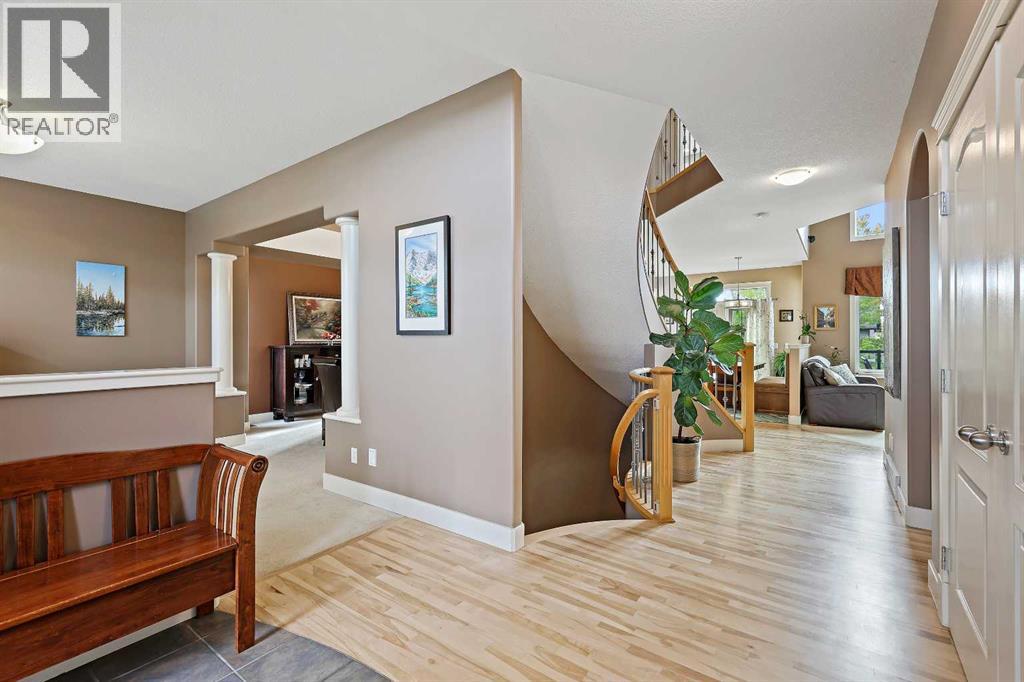 209 Discovery Ridge Way Sw, Calgary, Alberta  T3H 5G2 - Photo 3 - A2262553