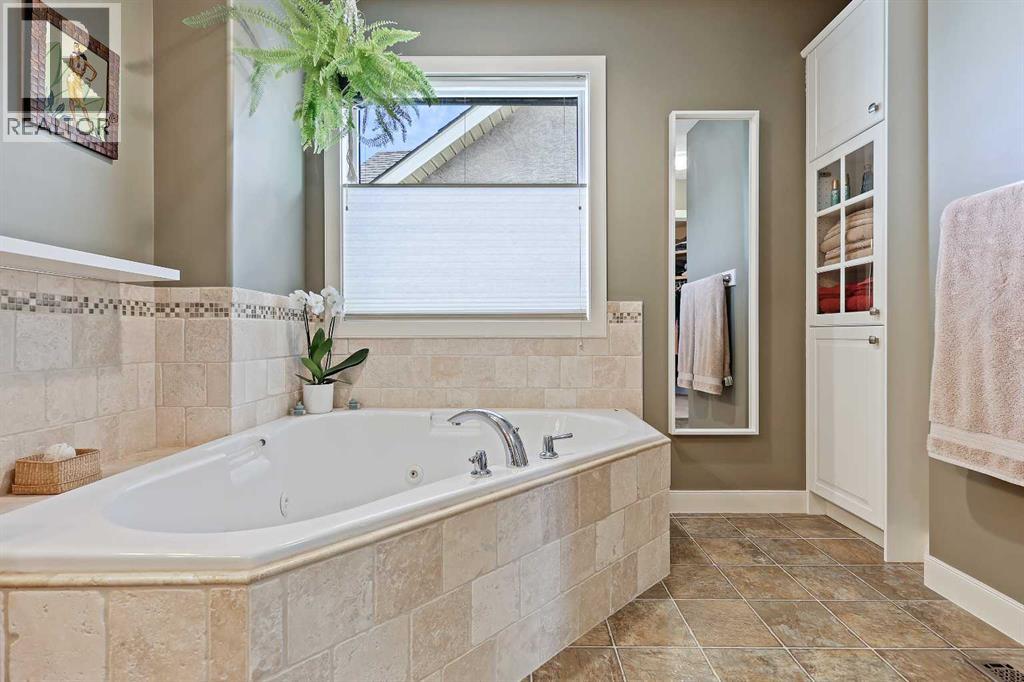 209 Discovery Ridge Way Sw, Calgary, Alberta  T3H 5G2 - Photo 27 - A2262553