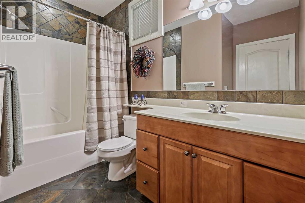 209 Discovery Ridge Way Sw, Calgary, Alberta  T3H 5G2 - Photo 37 - A2262553