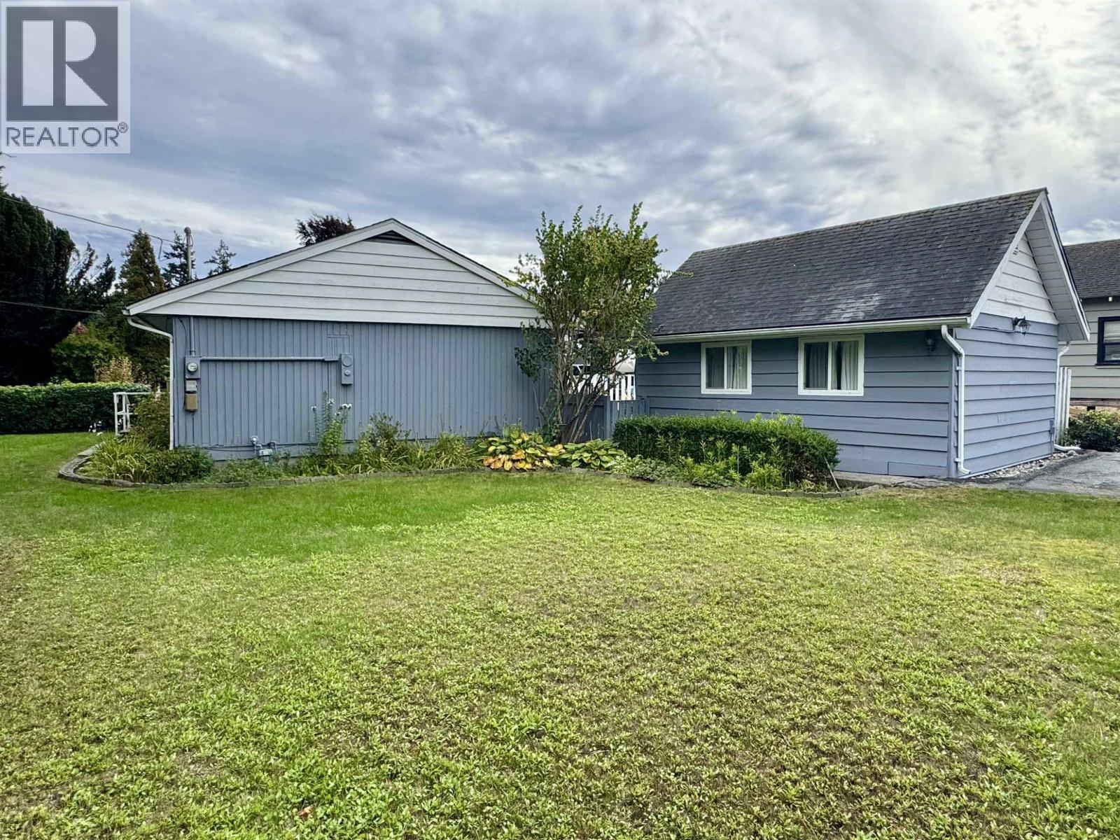 4657 Whitaker Road, Sechelt, British Columbia  V7Z 0E4 - Photo 3 - R3057193