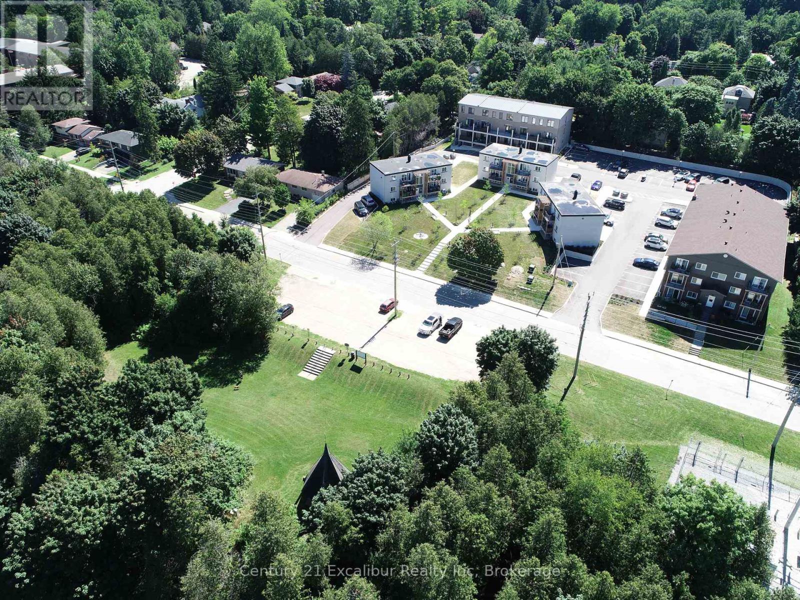 9 - 320 QUEEN STREET E, Centre Wellington, Ontario