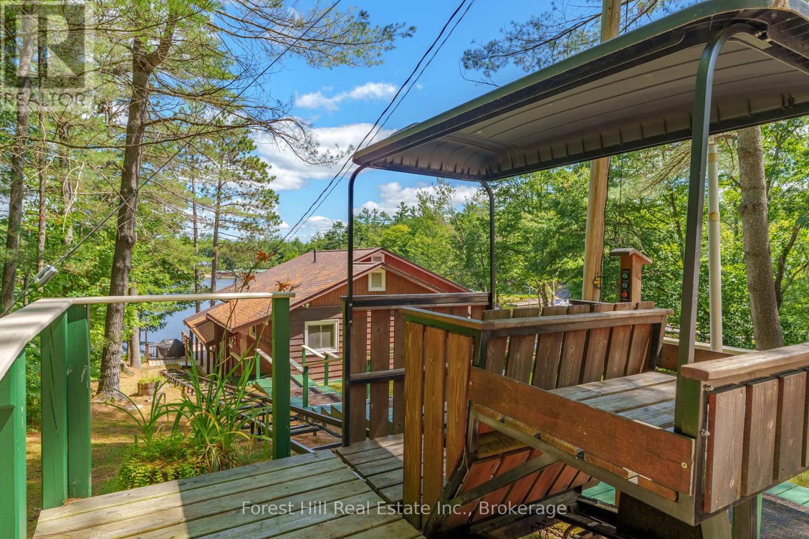 1062 Pine Lake Road, Gravenhurst, Ontario  P1P 1R2 - Photo 14 - X12457015