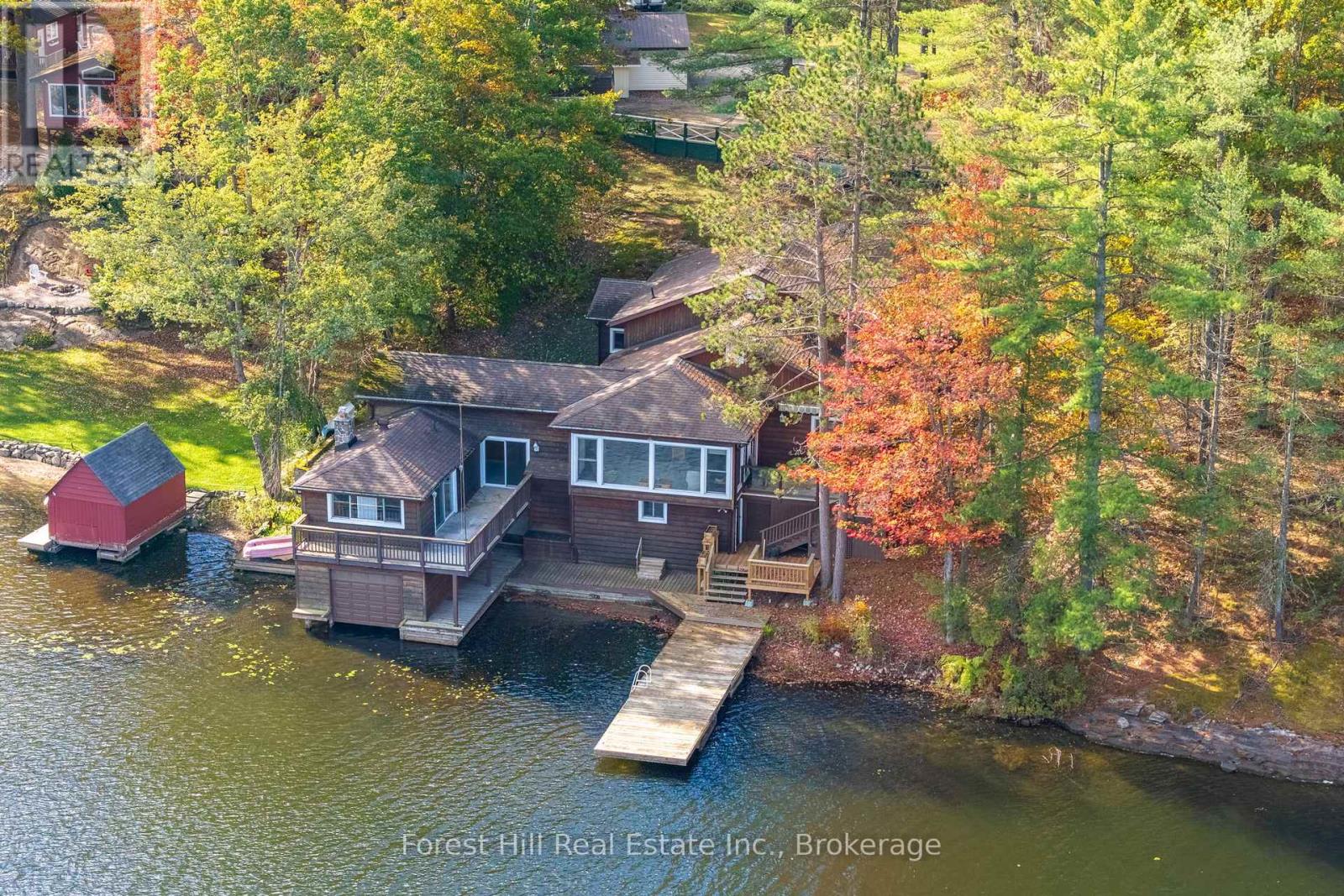 1062 Pine Lake Road, Gravenhurst, Ontario  P1P 1R2 - Photo 2 - X12457015