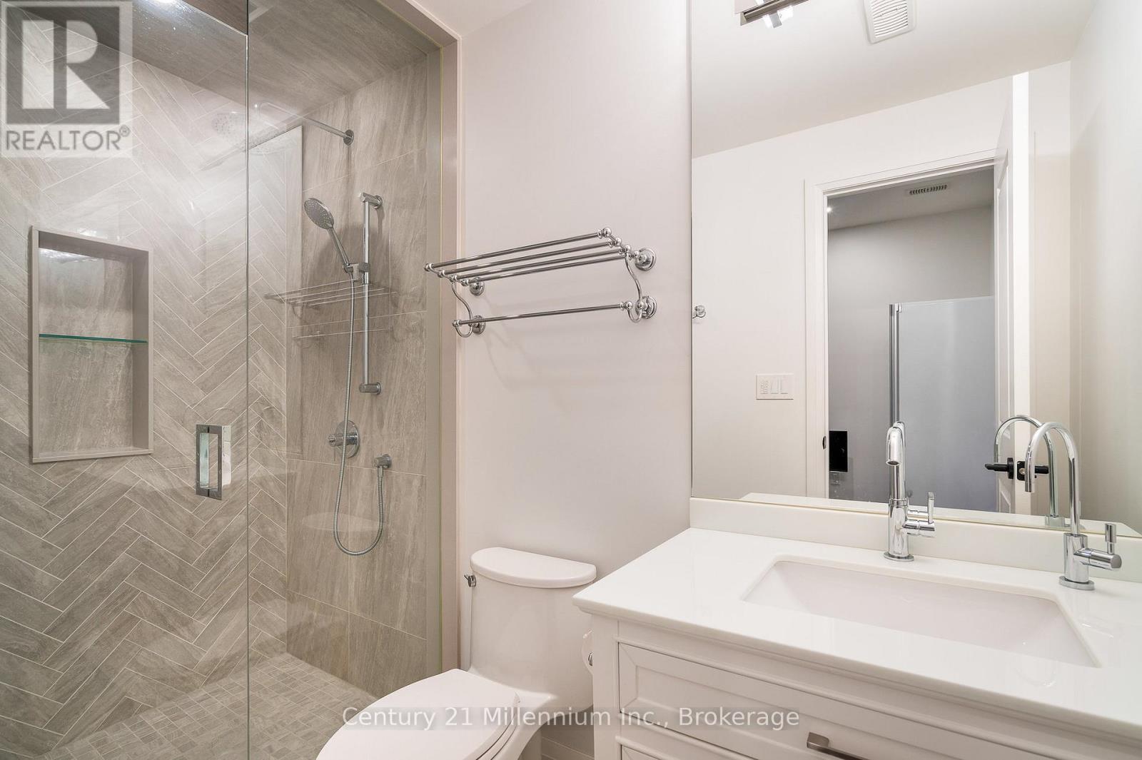 138 Creekwood Court, Blue Mountains, Ontario  L9Y 0V1 - Photo 40 - X12457034