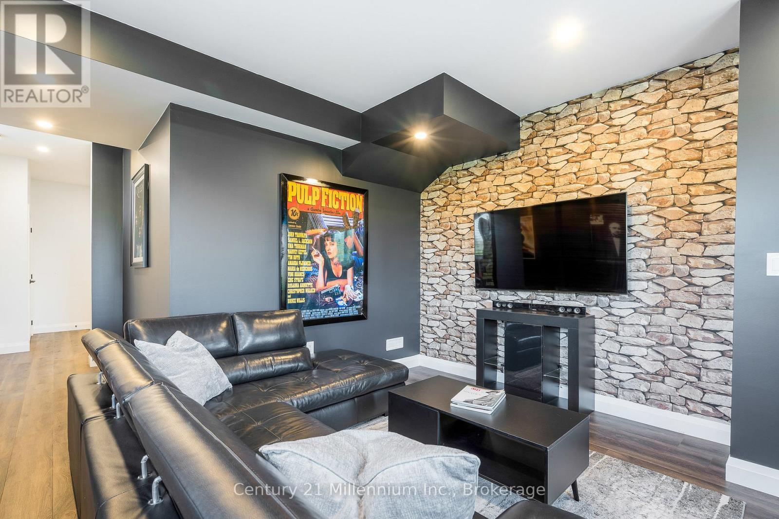 138 Creekwood Court, Blue Mountains, Ontario  L9Y 0V1 - Photo 42 - X12457034