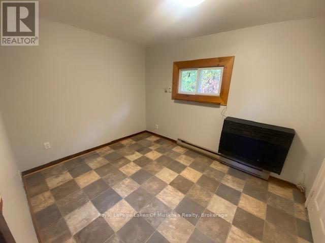 590 Pinedale Road, Gravenhurst, Ontario  P1P 1M1 - Photo 7 - X12457048