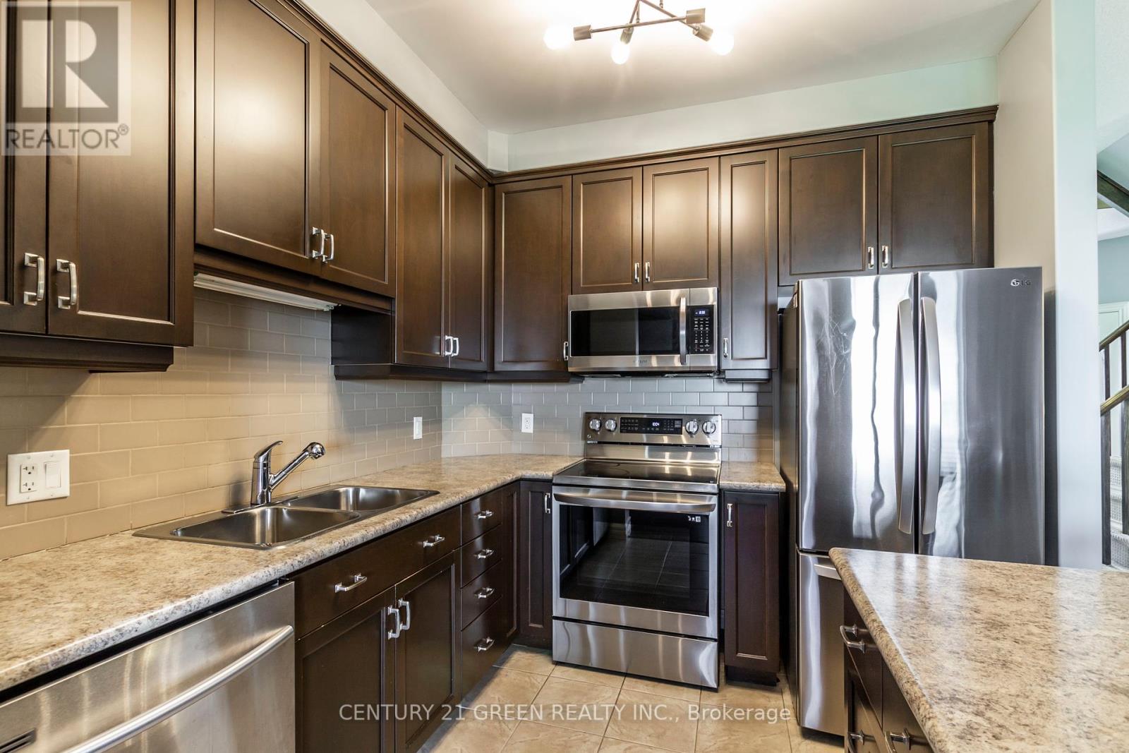 93 Sexton Crescent, Hamilton, Ontario  L9G 0E2 - Photo 12 - X12456922