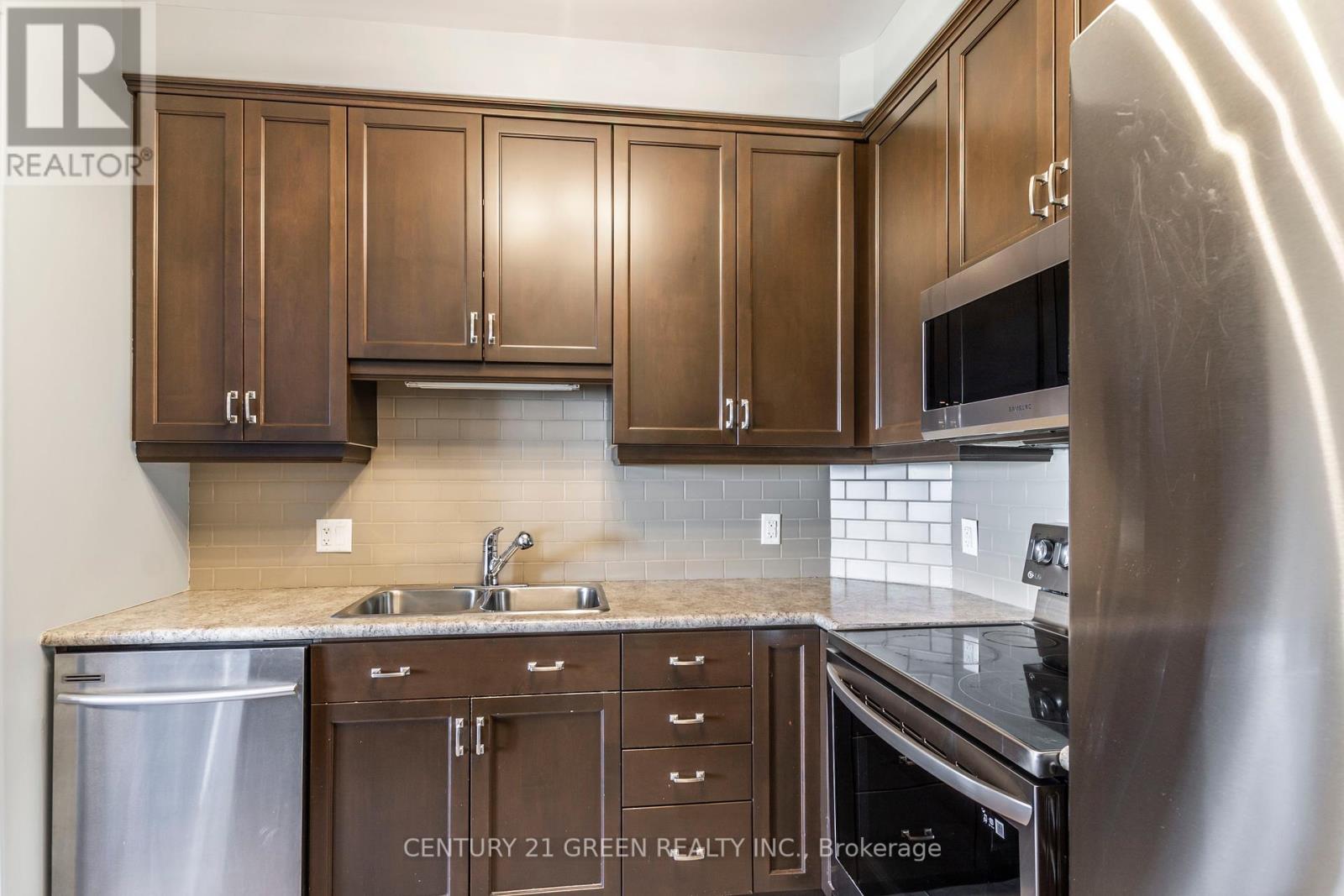 93 Sexton Crescent, Hamilton, Ontario  L9G 0E2 - Photo 13 - X12456922