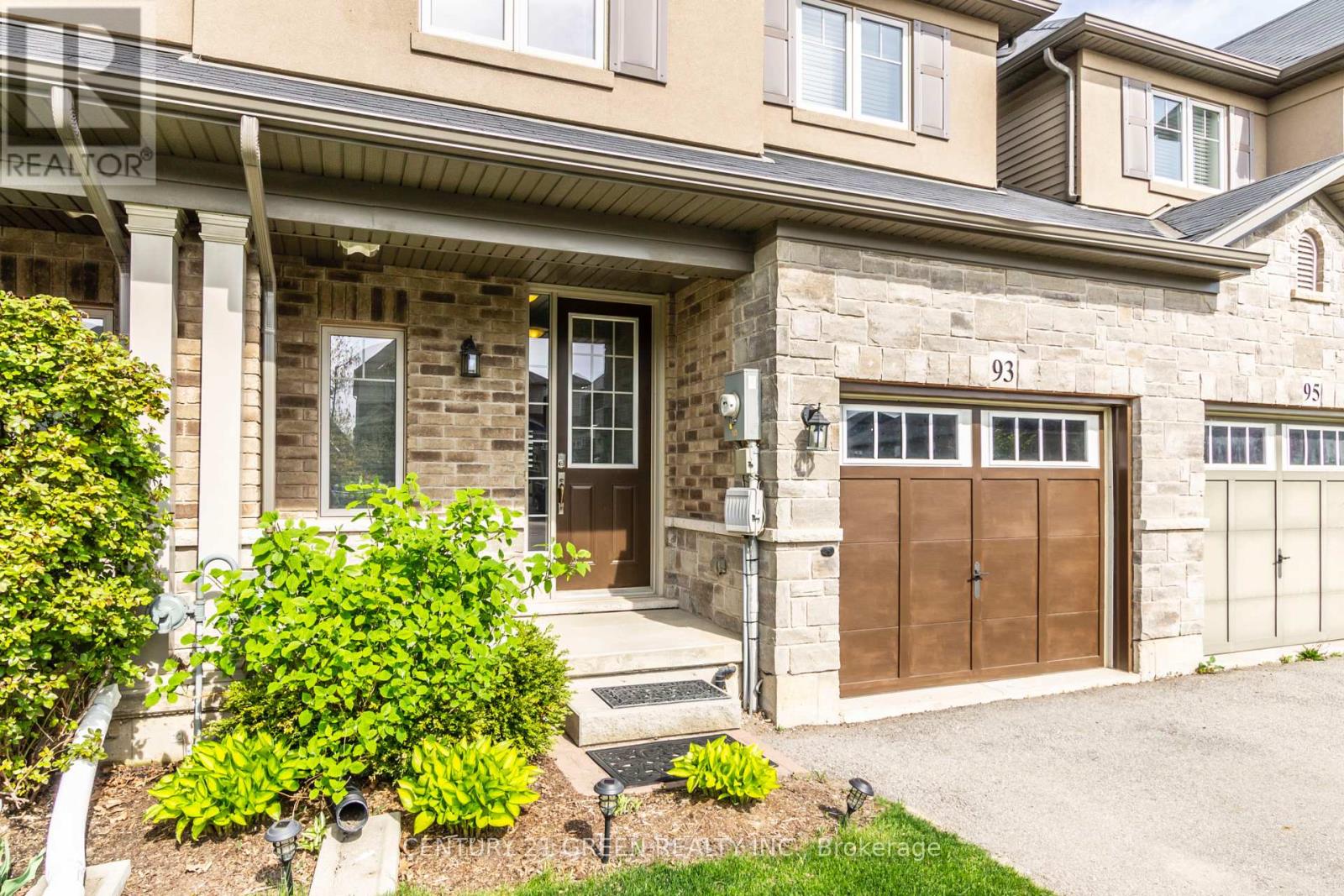93 Sexton Crescent, Hamilton, Ontario  L9G 0E2 - Photo 4 - X12456922