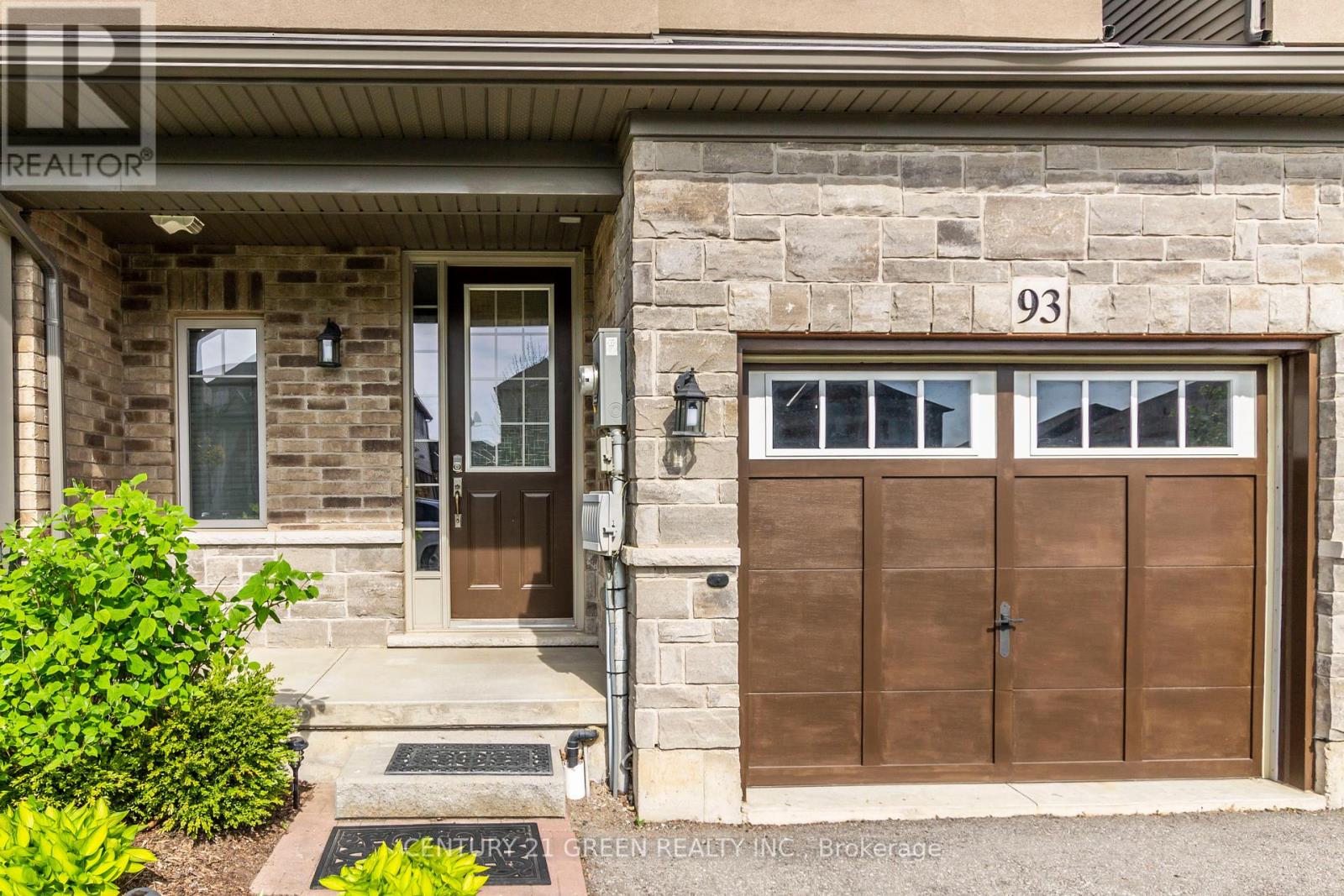 93 Sexton Crescent, Hamilton, Ontario  L9G 0E2 - Photo 5 - X12456922