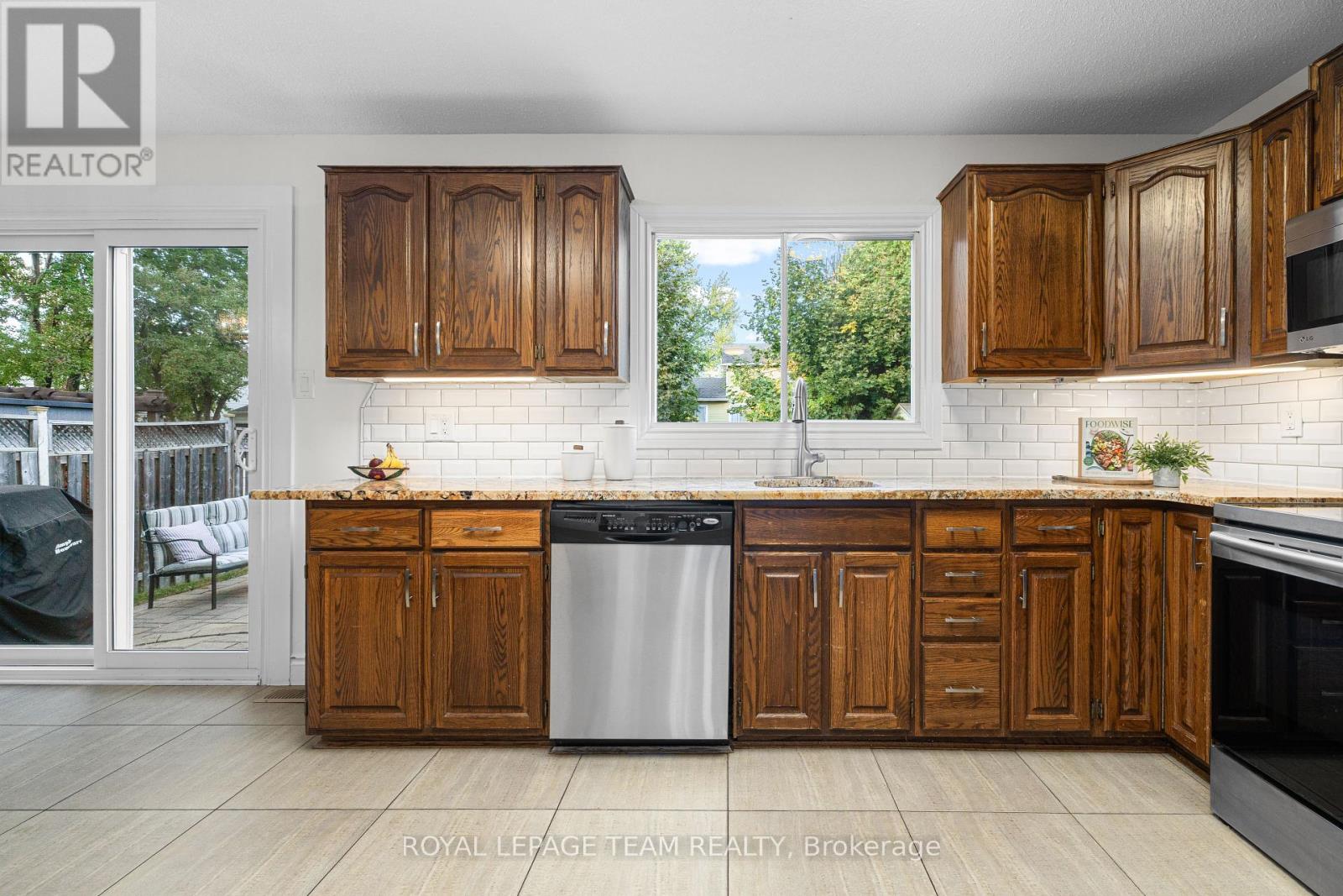 4397 Whittaker Crescent, Ottawa, Ontario  K1B 4P1 - Photo 12 - X12456960