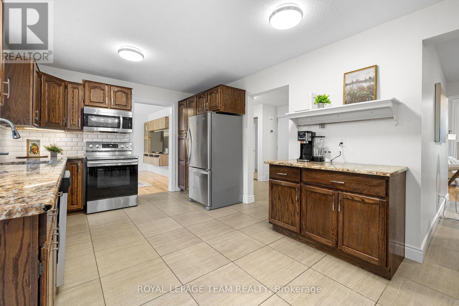4397 Whittaker Crescent, Ottawa, Ontario  K1B 4P1 - Photo 13 - X12456960