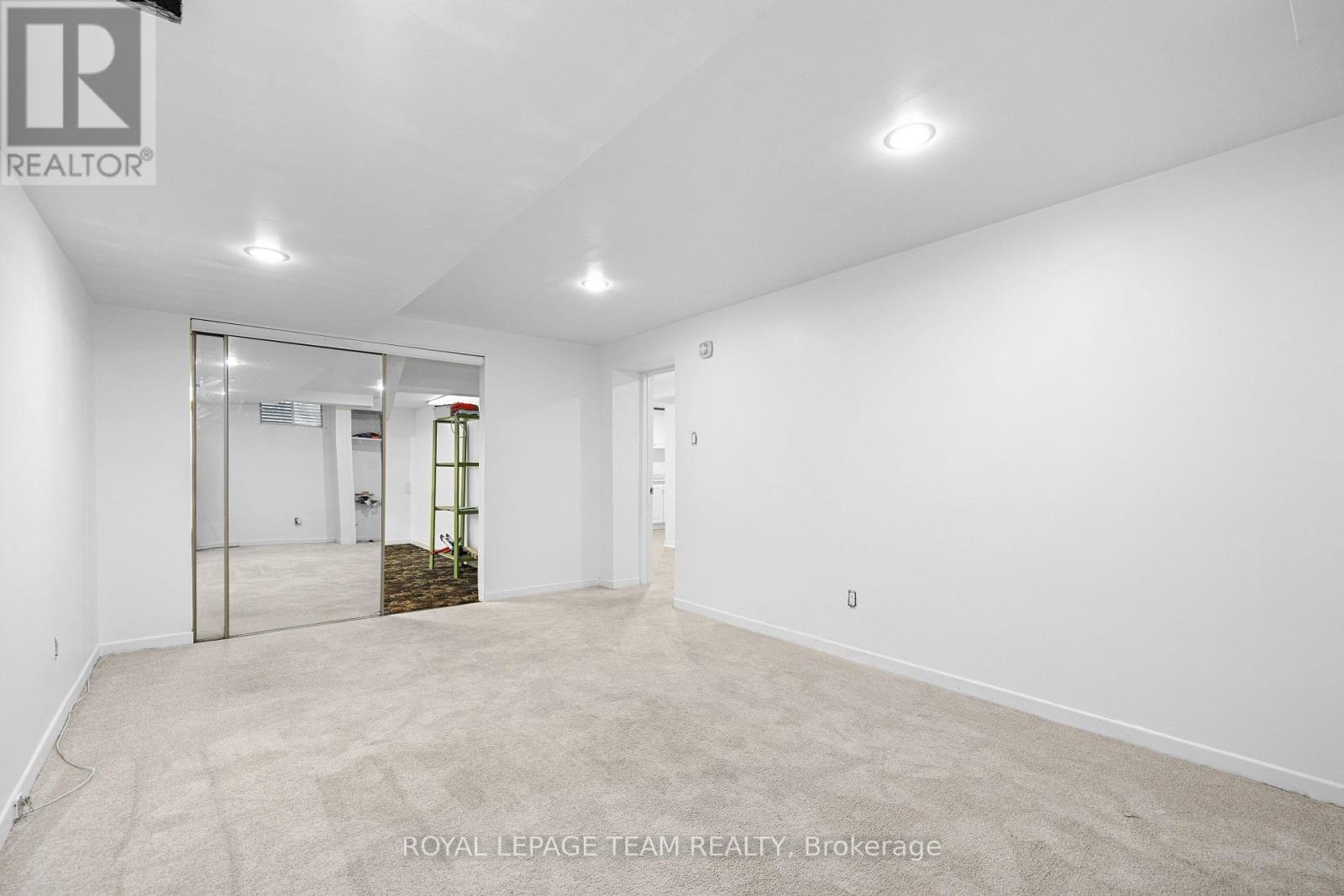 4397 Whittaker Crescent, Ottawa, Ontario  K1B 4P1 - Photo 26 - X12456960