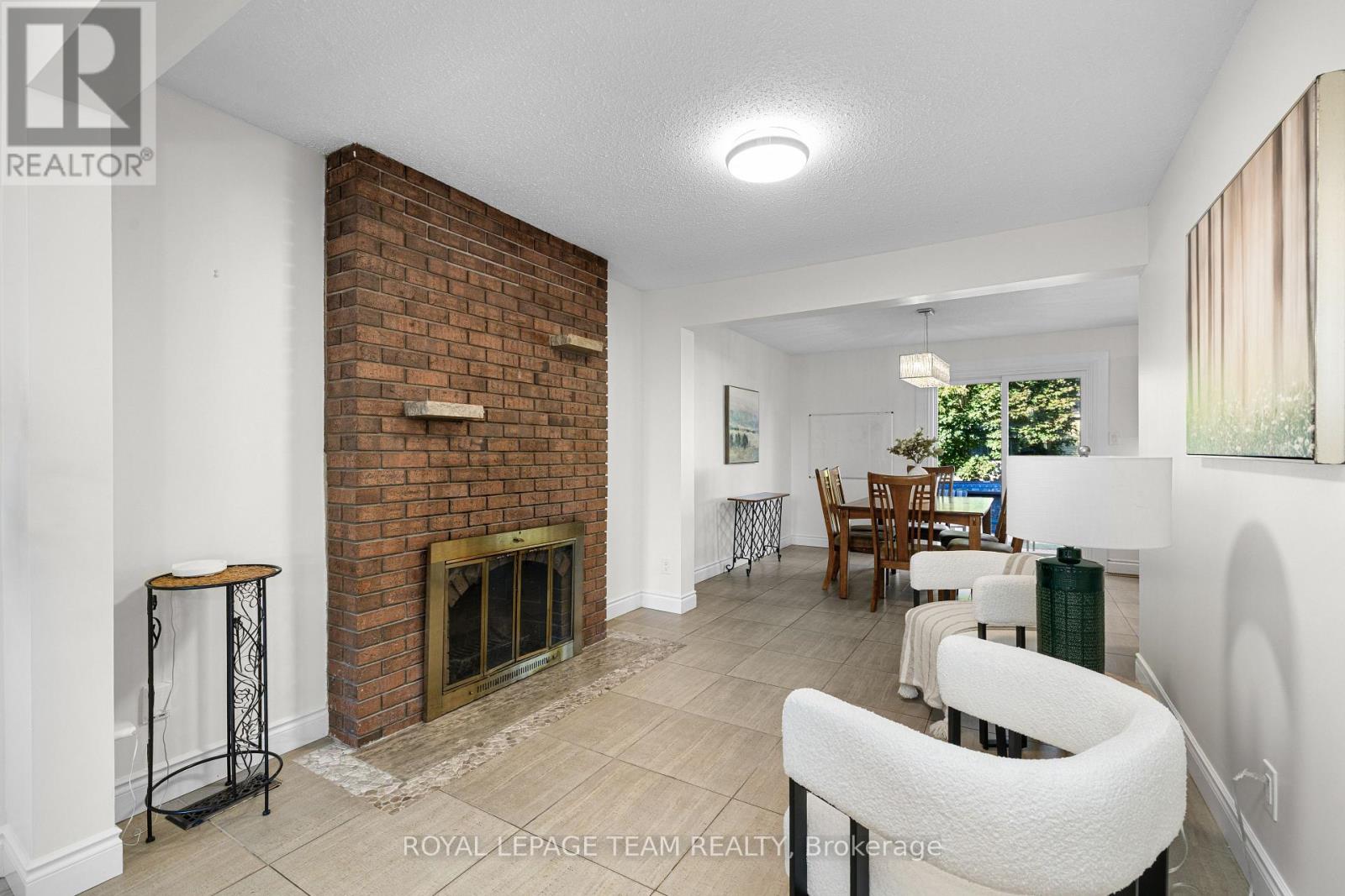 4397 Whittaker Crescent, Ottawa, Ontario  K1B 4P1 - Photo 7 - X12456960
