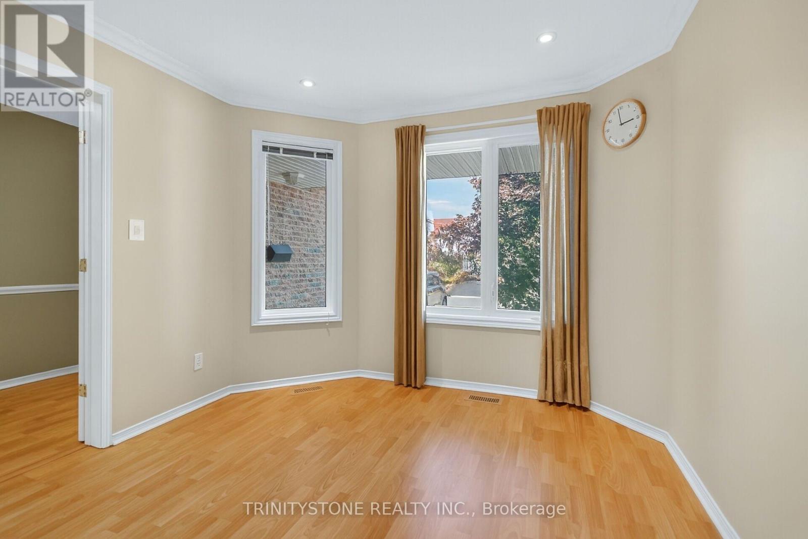 11 Whalings Circle, Ottawa, Ontario  K2S 1S4 - Photo 12 - X12456983