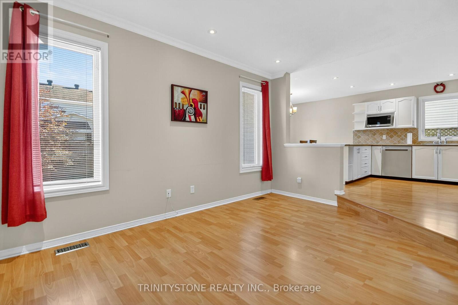 11 Whalings Circle, Ottawa, Ontario  K2S 1S4 - Photo 18 - X12456983