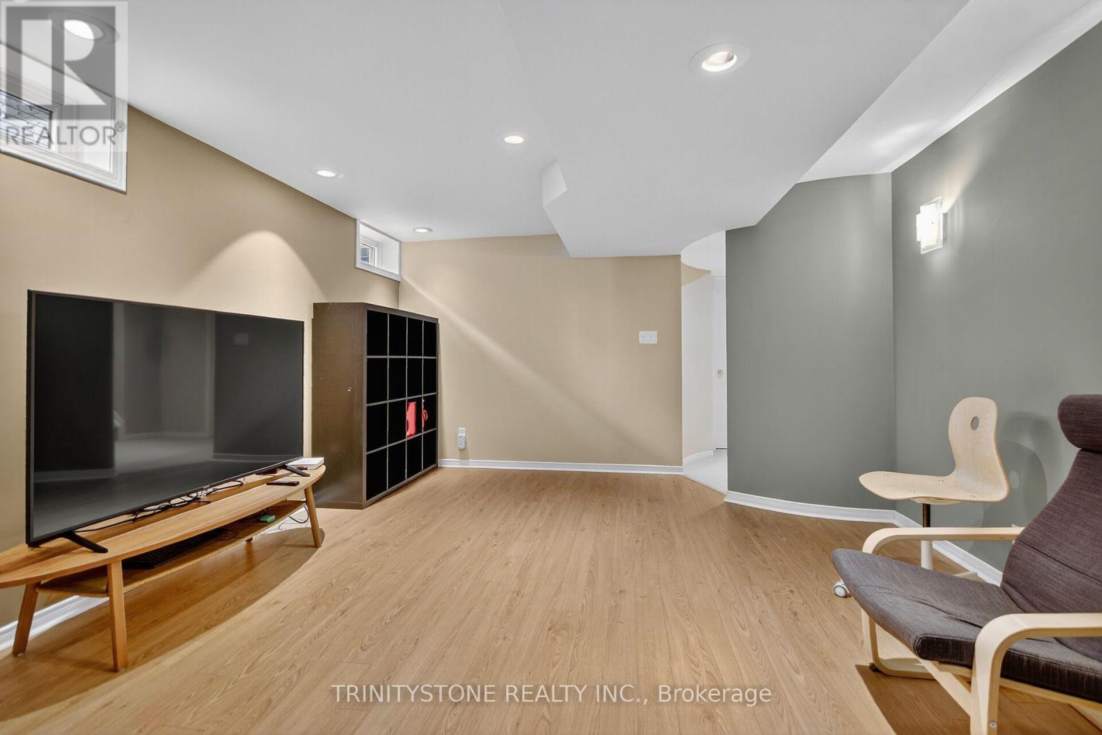 11 Whalings Circle, Ottawa, Ontario  K2S 1S4 - Photo 45 - X12456983