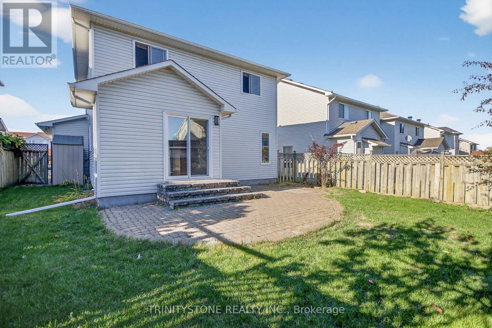 11 Whalings Circle, Ottawa, Ontario  K2S 1S4 - Photo 8 - X12456983