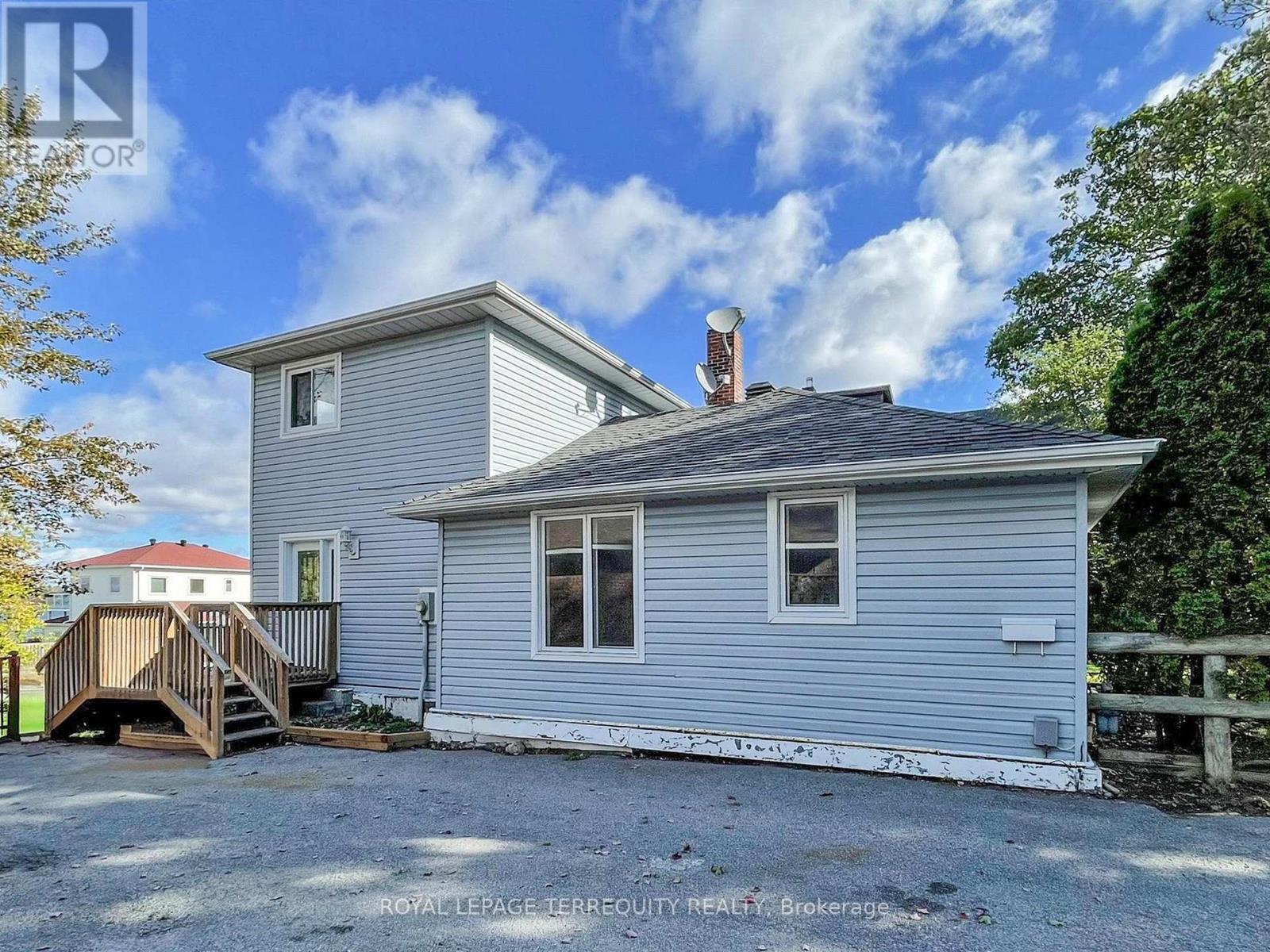 40 BRENNAN AVENUE, Barrie, Ontario