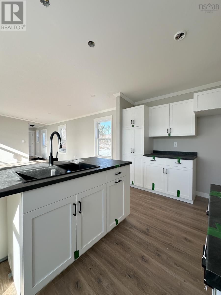 12 Richards Street, Bridgewater, Nova Scotia  B4V 4B3 - Photo 11 - 202517774