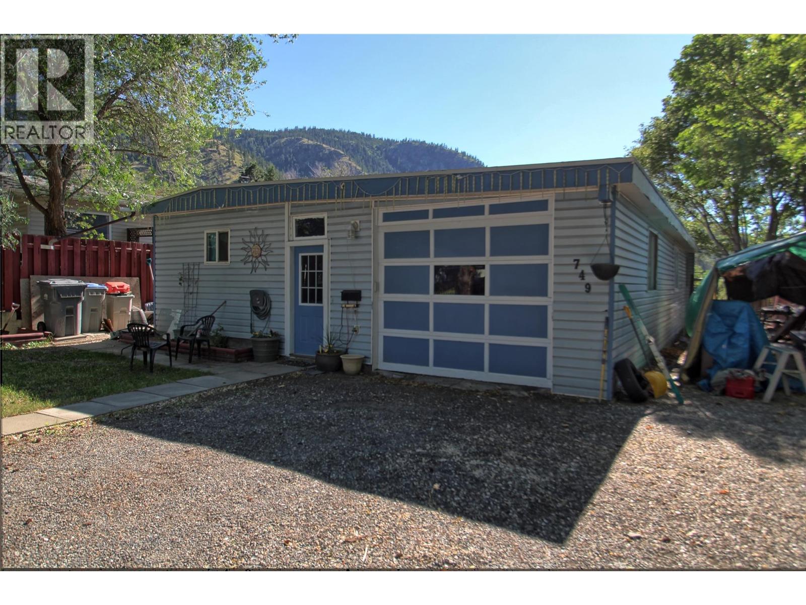 749 Klahanie Drive, kamloops, British Columbia