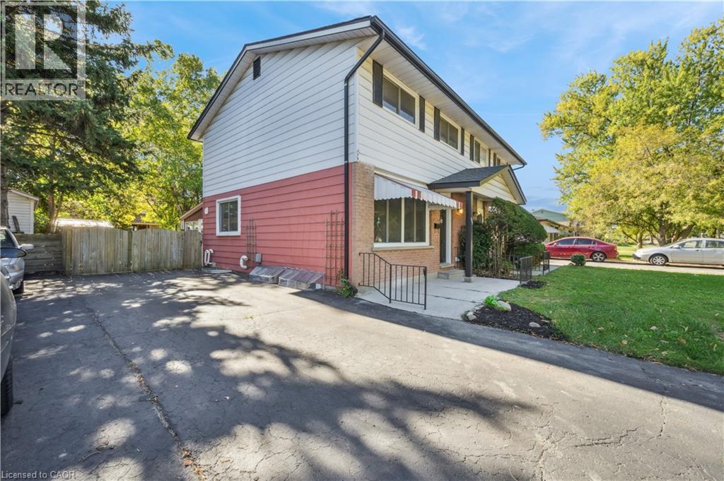 179 Traynor Avenue, Kitchener, Ontario  N2C 1W4 - Photo 2 - 40777127