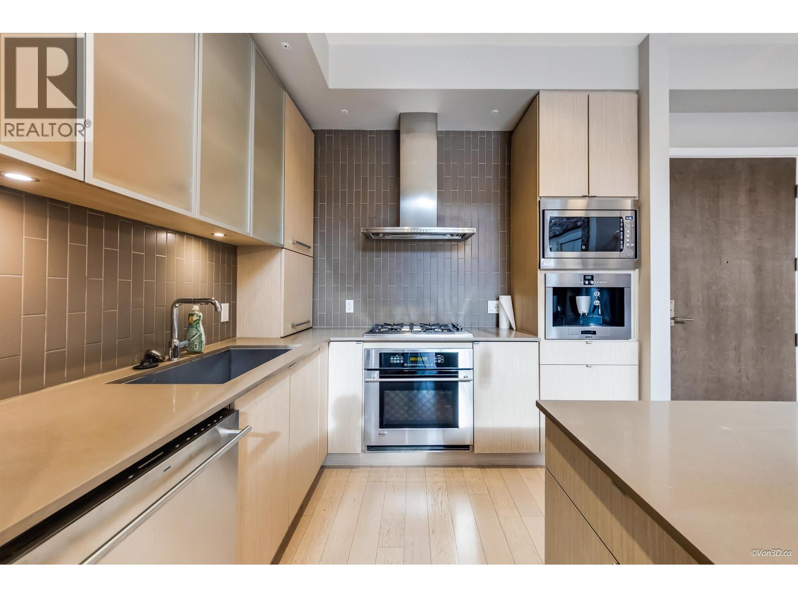 412 260 Salter Street, New Westminster, British Columbia  V3M 0J4 - Photo 5 - R3055847