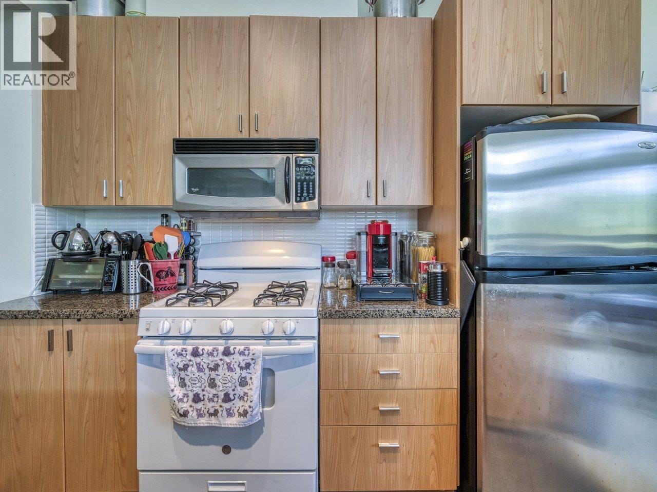 410 6888 Southpoint Drive, Burnaby, British Columbia  V3N 5E3 - Photo 10 - R3057403