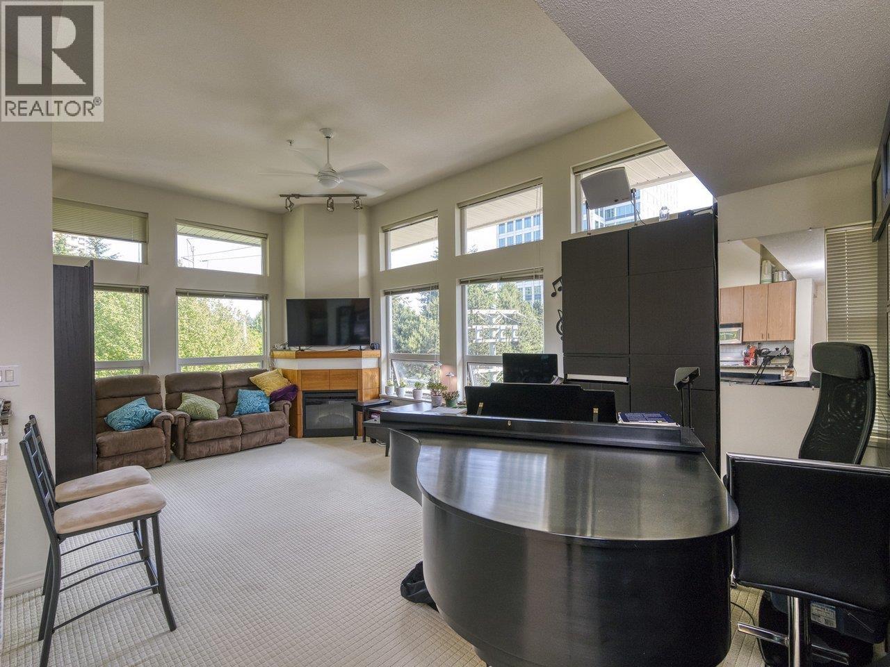 410 6888 Southpoint Drive, Burnaby, British Columbia  V3N 5E3 - Photo 5 - R3057403