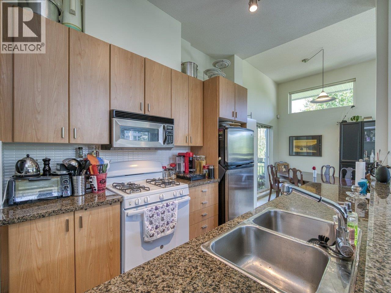 410 6888 Southpoint Drive, Burnaby, British Columbia  V3N 5E3 - Photo 9 - R3057403