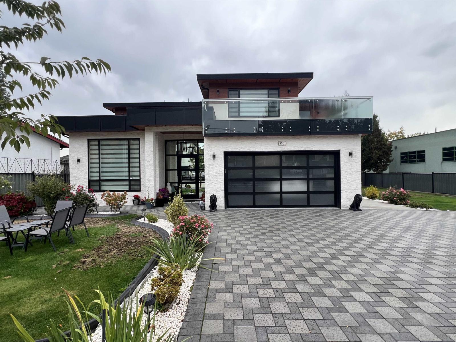 13561 79a Avenue, Surrey, British Columbia  V3W 2Z3 - Photo 2 - R3049488