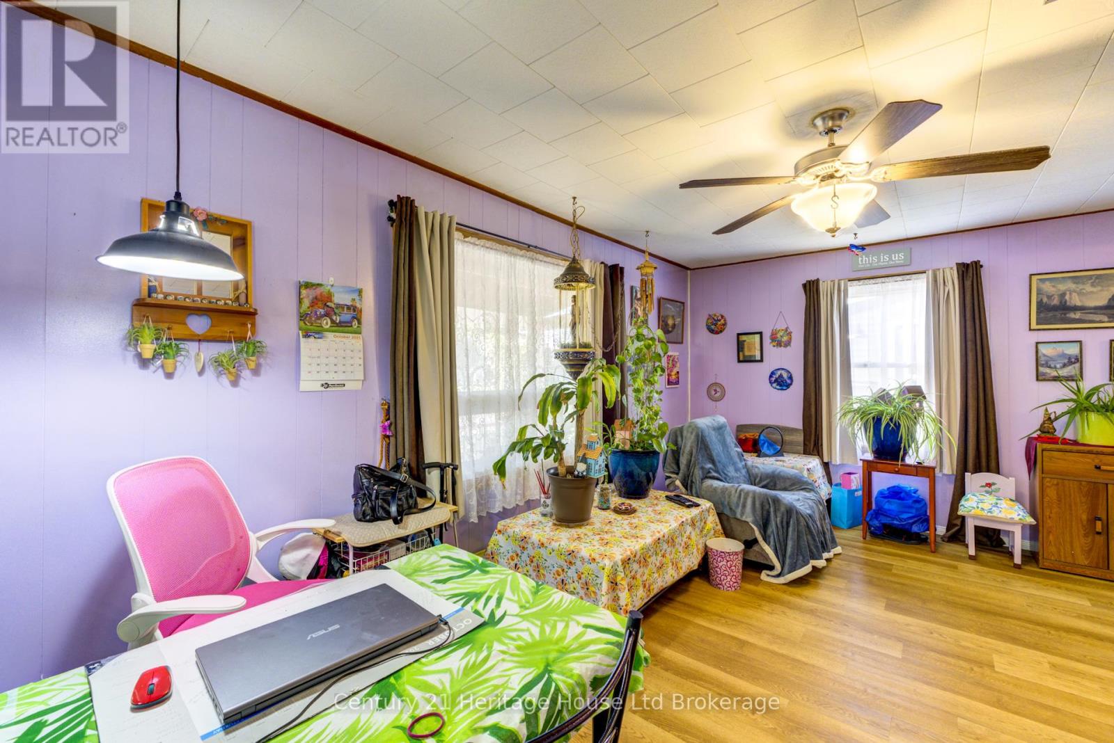 38 Sanderson Street, Brantford, Ontario  N3S 2V2 - Photo 14 - X12449362